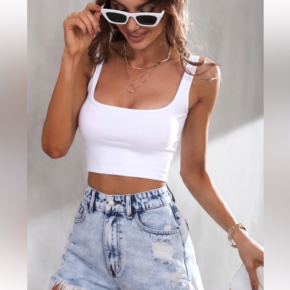 NWOT BDG acid wash denim shorts - size 27